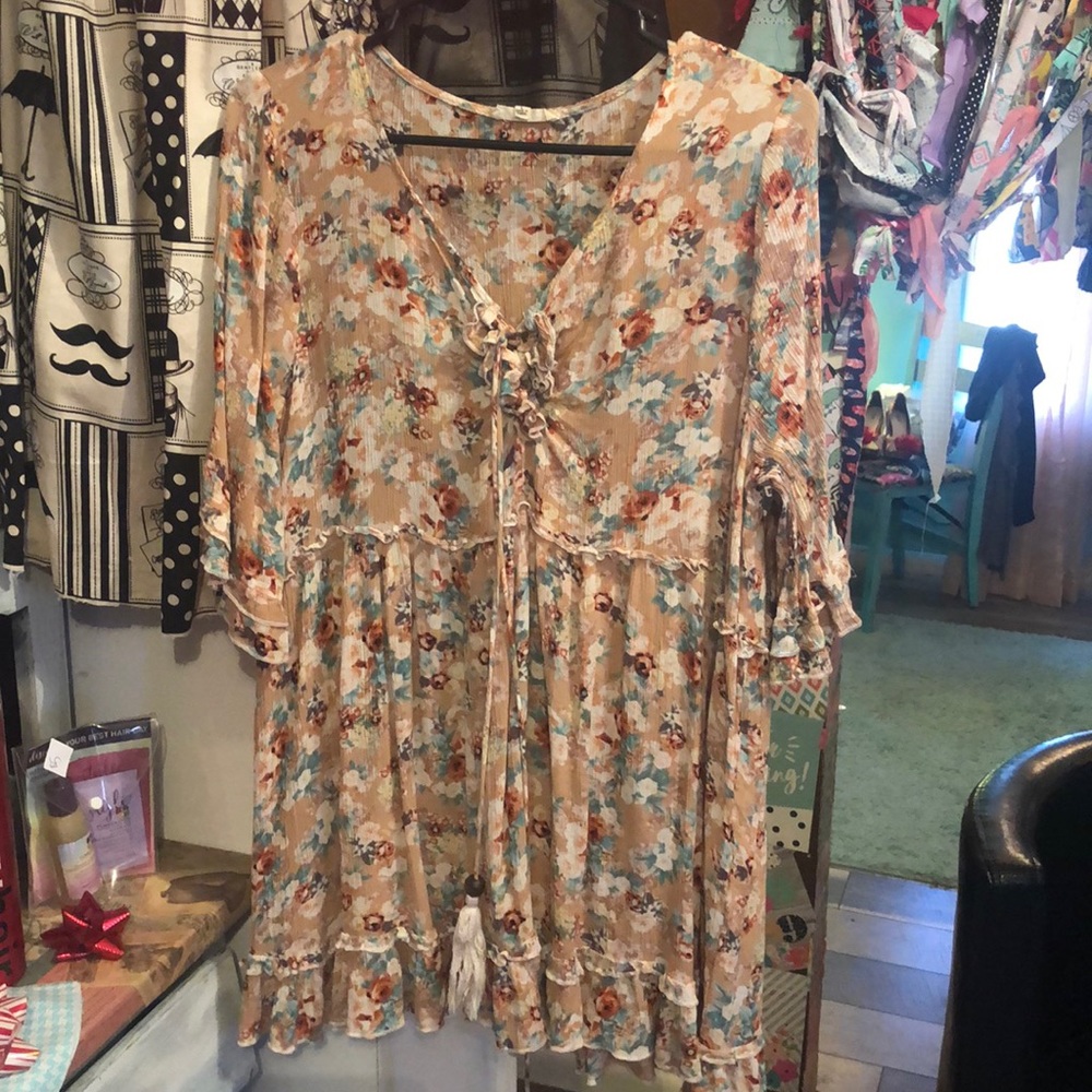 Easel boutique top🌴